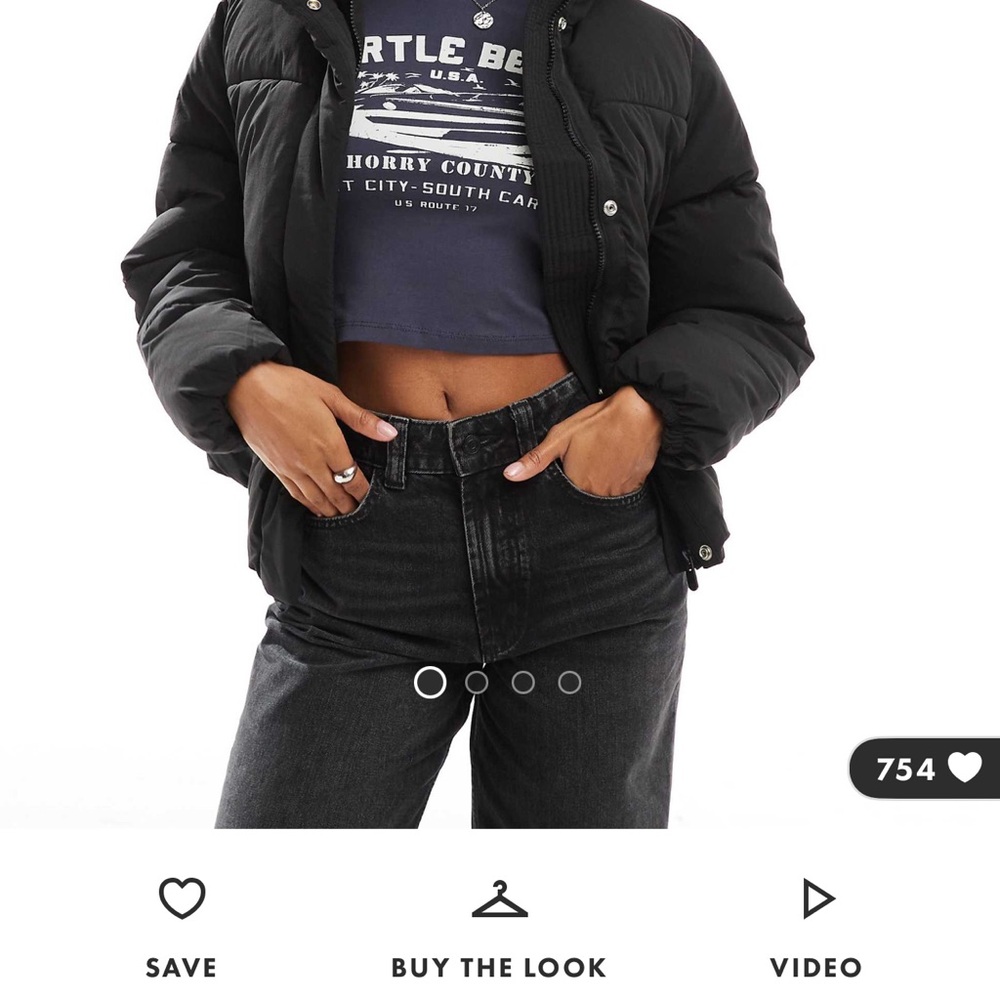 BRAND NEW Pull & Bear Black Puffer Jacket with Oversized Fit and Classic Design